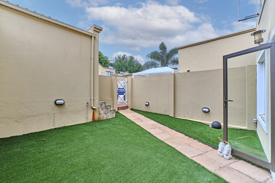 2 Bedroom Property for Sale in Melrose North Gauteng