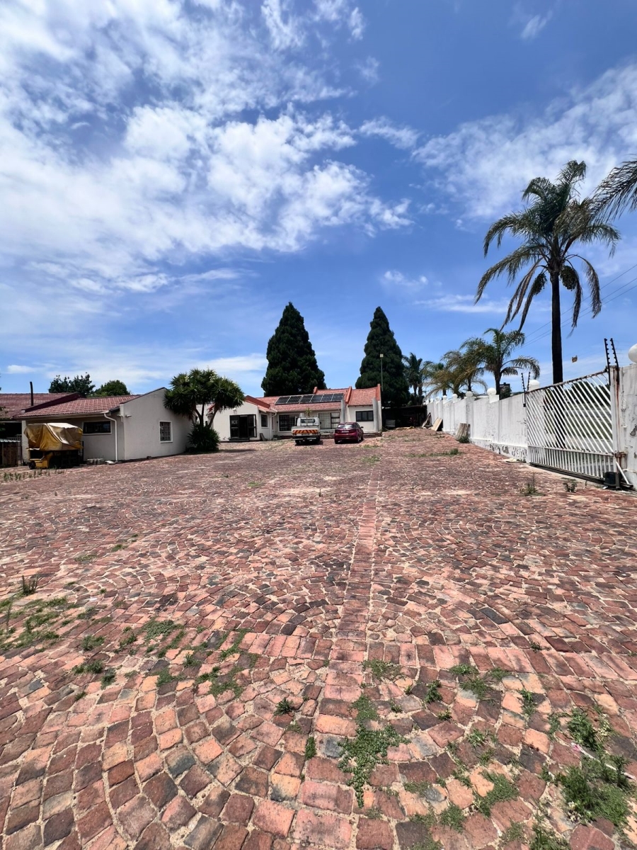 To Let 3 Bedroom Property for Rent in Buccleuch Gauteng