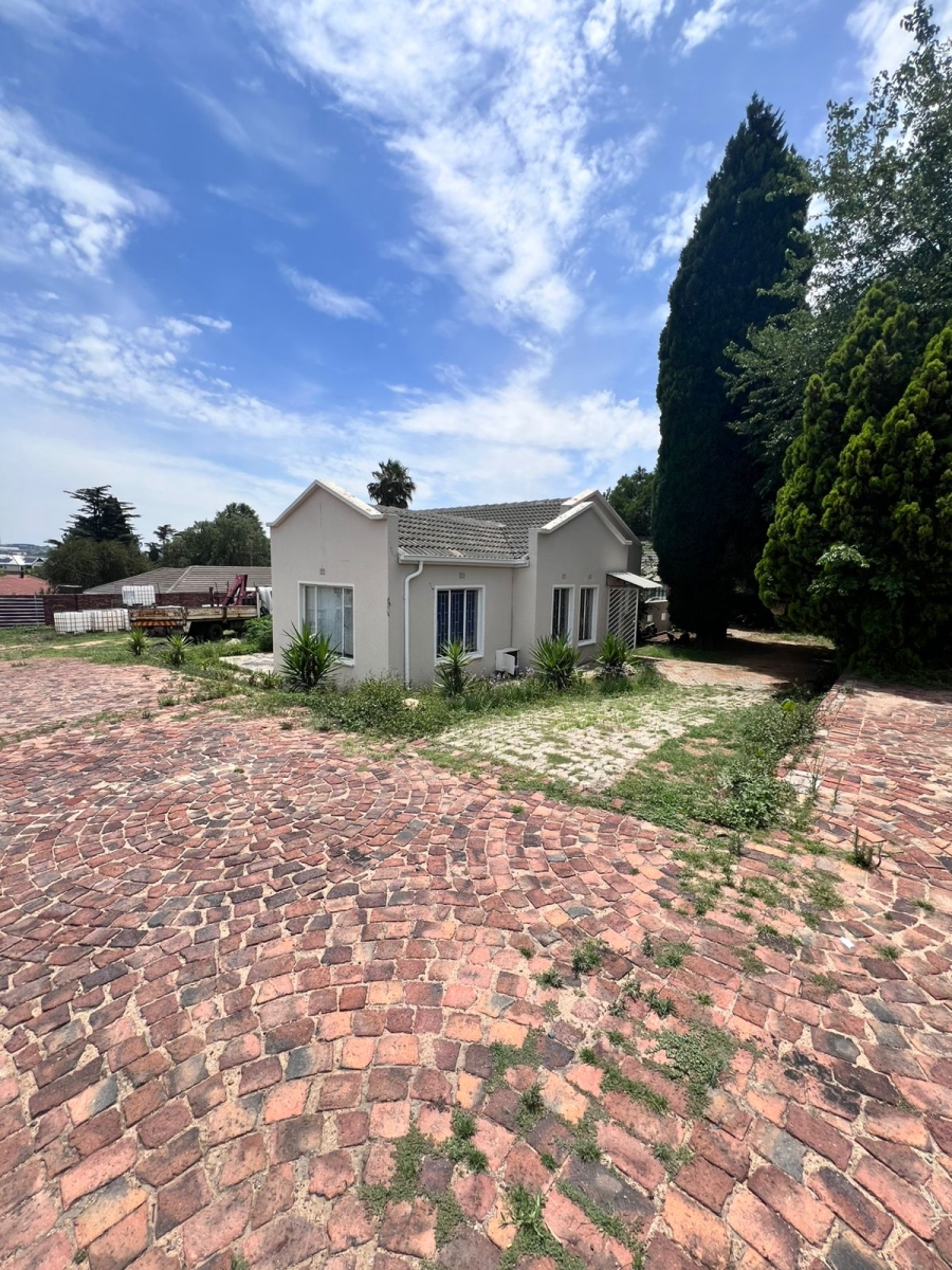 To Let 3 Bedroom Property for Rent in Buccleuch Gauteng