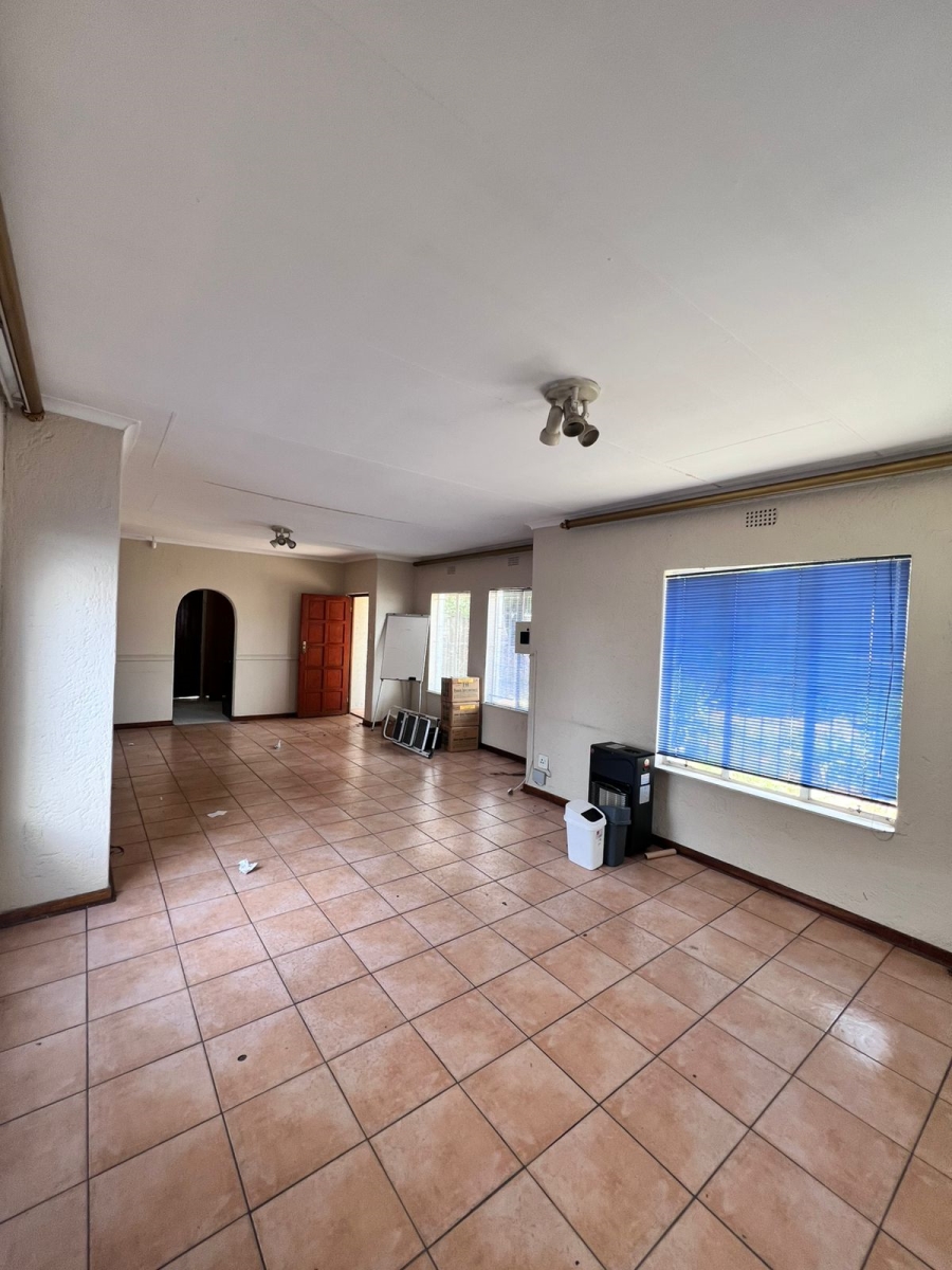 To Let 3 Bedroom Property for Rent in Buccleuch Gauteng