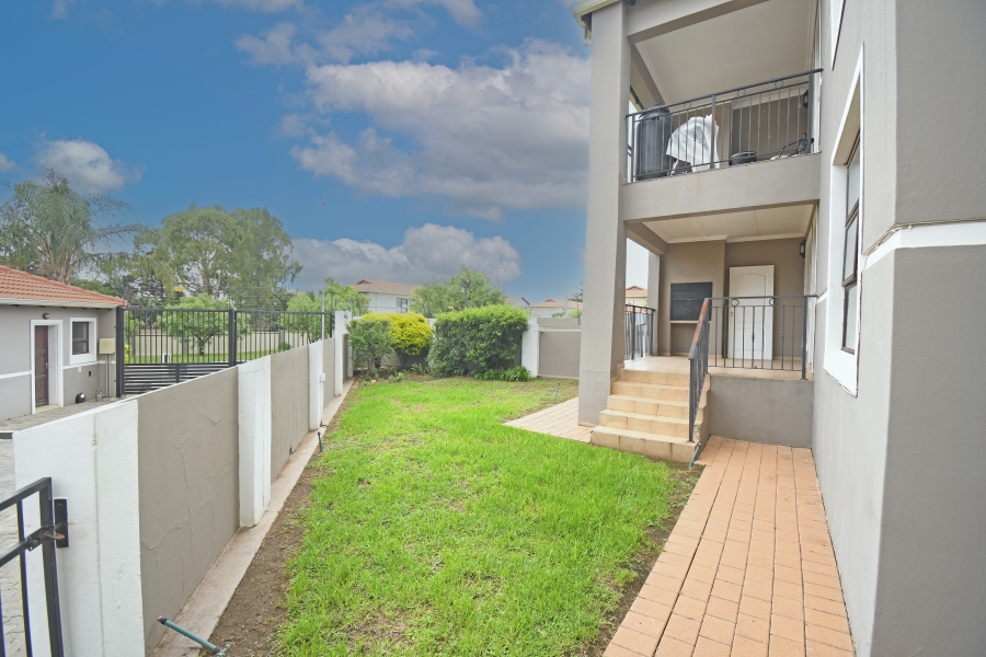 To Let 3 Bedroom Property for Rent in Barbeque Downs Gauteng