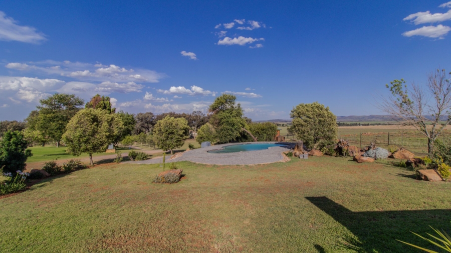 7 Bedroom Property for Sale in Blue Saddle Ranches Gauteng