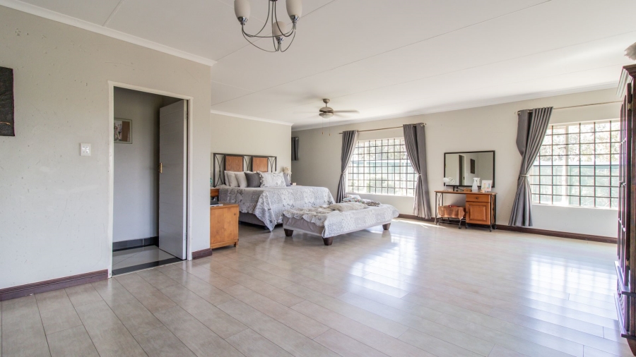 7 Bedroom Property for Sale in Blue Saddle Ranches Gauteng