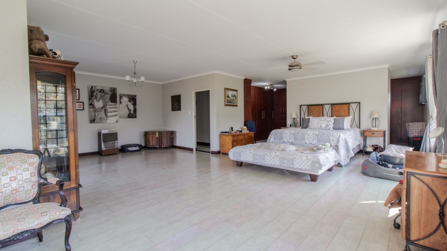 7 Bedroom Property for Sale in Blue Saddle Ranches Gauteng