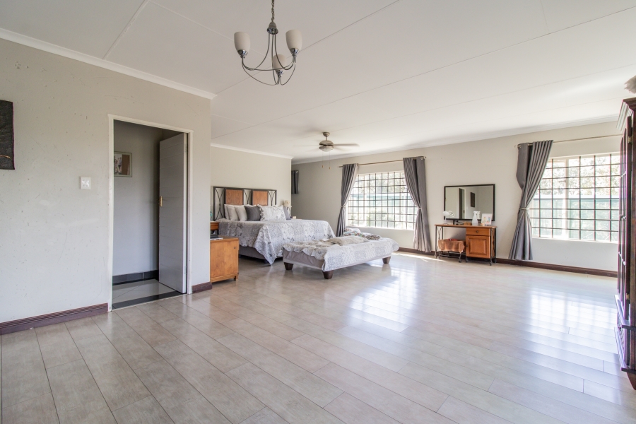 7 Bedroom Property for Sale in Blue Saddle Ranches Gauteng