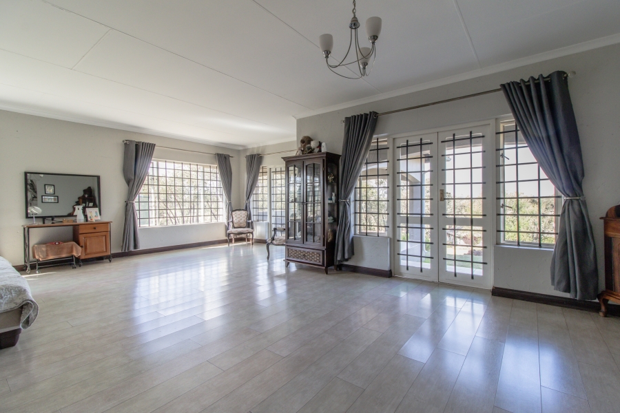 7 Bedroom Property for Sale in Blue Saddle Ranches Gauteng