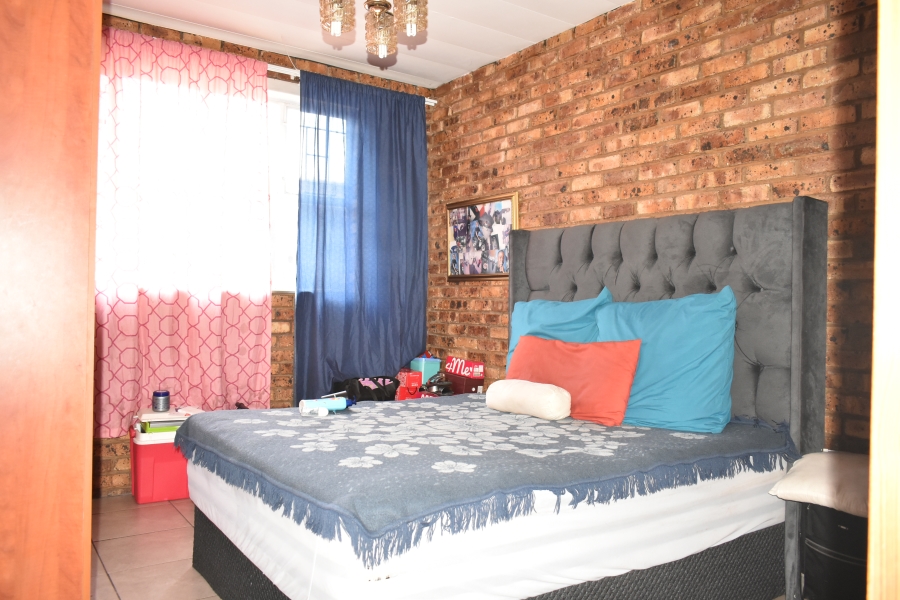 2 Bedroom Property for Sale in Pretoria North Gauteng