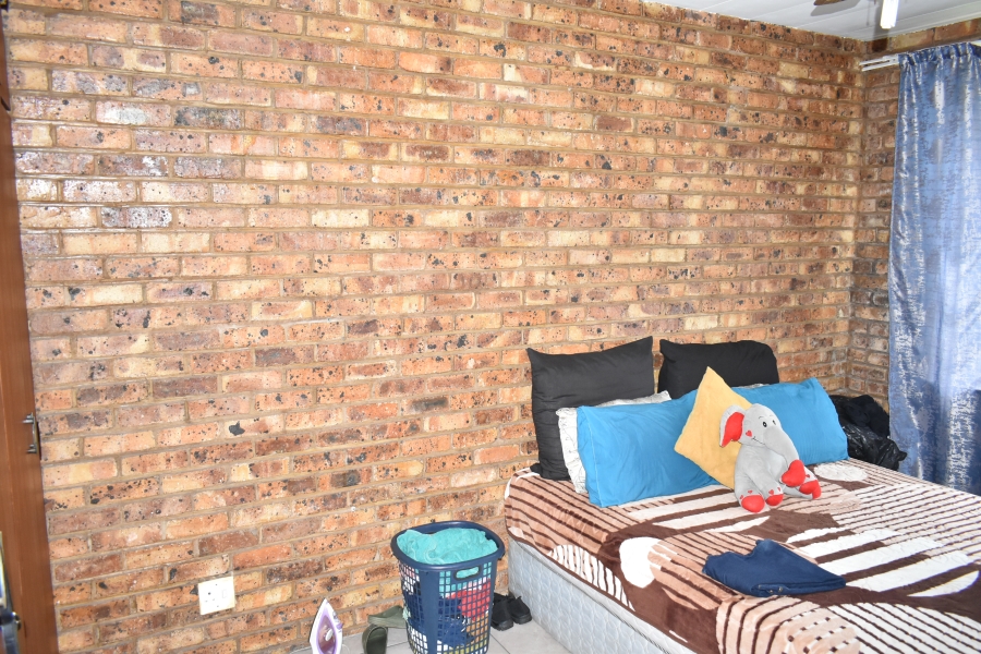 2 Bedroom Property for Sale in Pretoria North Gauteng