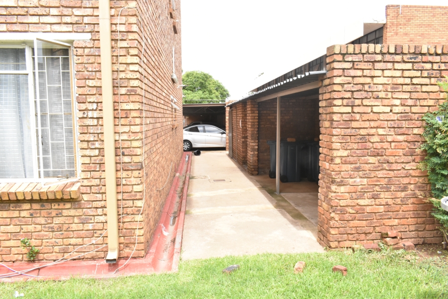 2 Bedroom Property for Sale in Pretoria North Gauteng