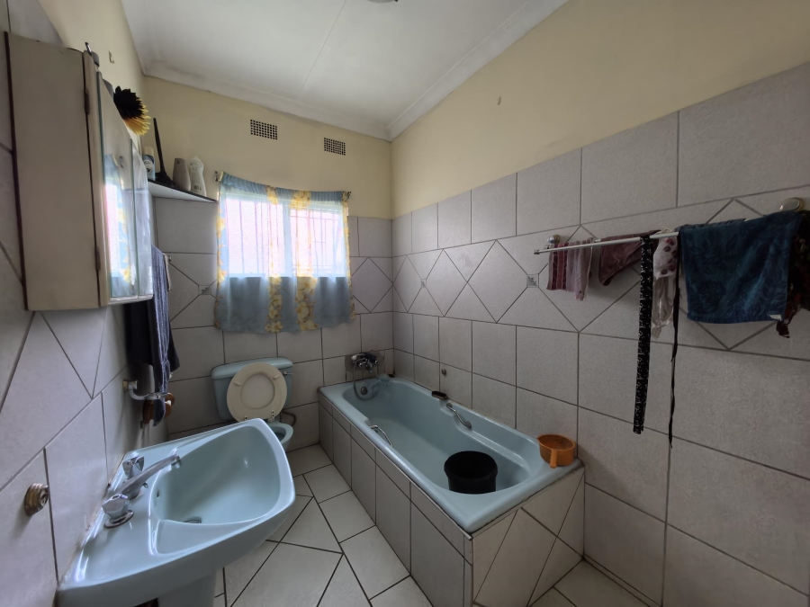 To Let 3 Bedroom Property for Rent in Capital Park Gauteng