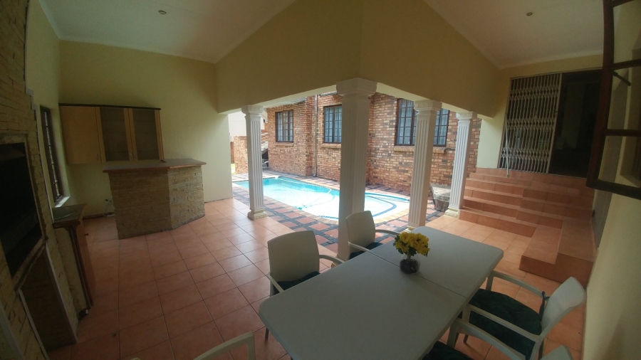 4 Bedroom Property for Sale in Amandasig Gauteng