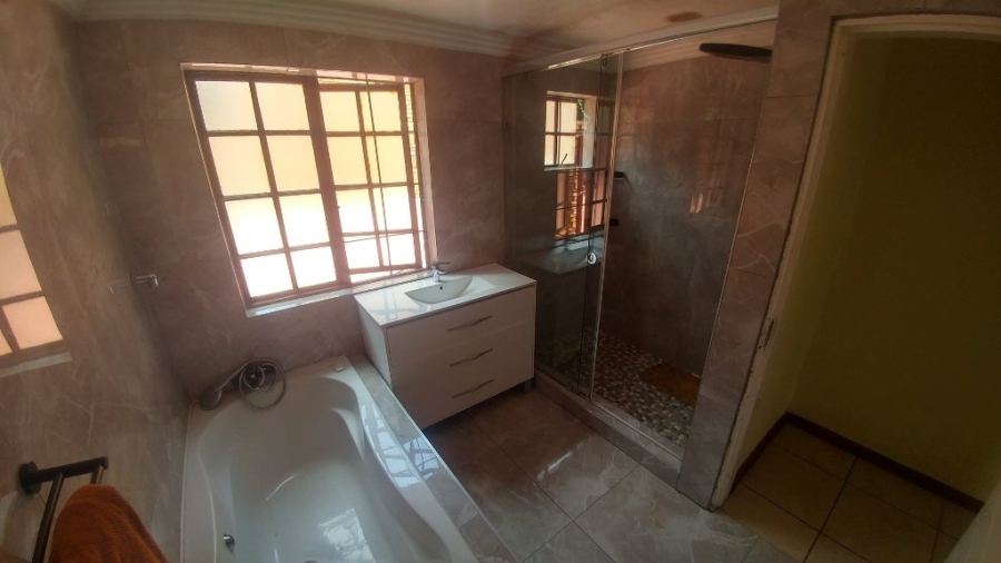 4 Bedroom Property for Sale in Amandasig Gauteng