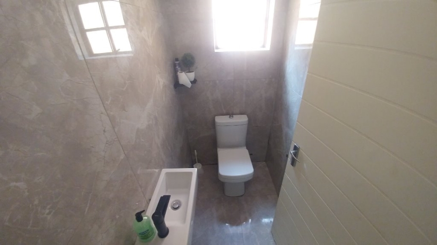 4 Bedroom Property for Sale in Amandasig Gauteng