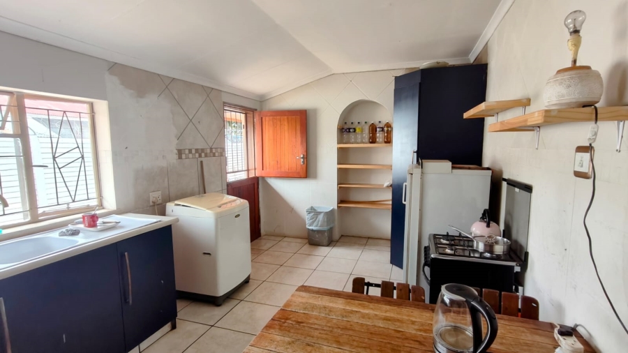 5 Bedroom Property for Sale in Tileba Gauteng