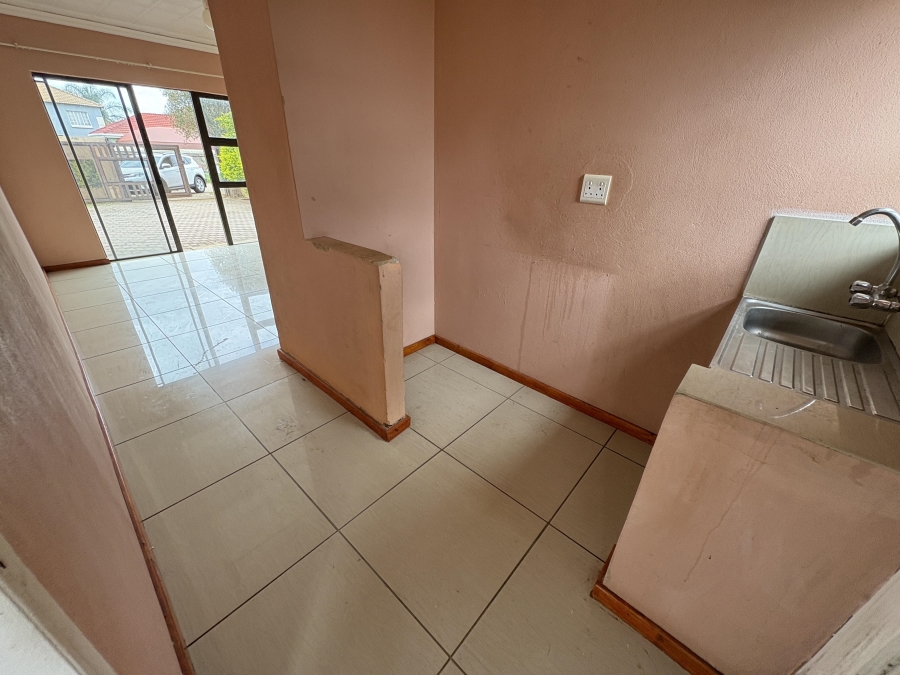 3 Bedroom Property for Sale in Rosslyn Gauteng