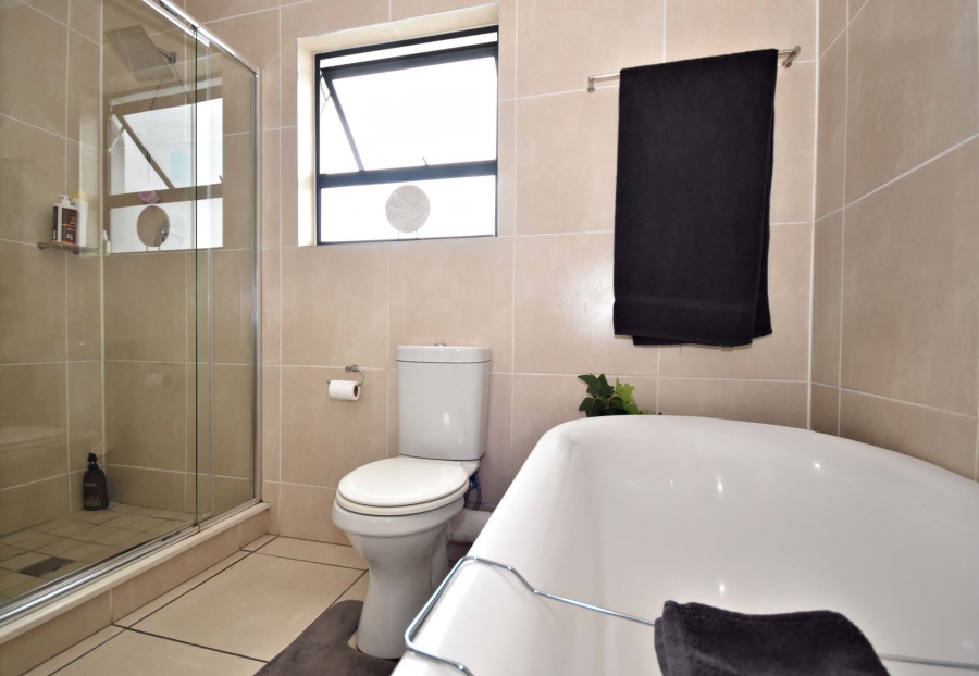 2 Bedroom Property for Sale in Olivedale Gauteng