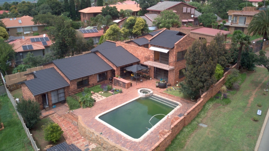 4 Bedroom Property for Sale in Glenvista Gauteng