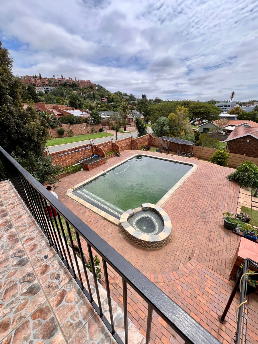 4 Bedroom Property for Sale in Glenvista Gauteng