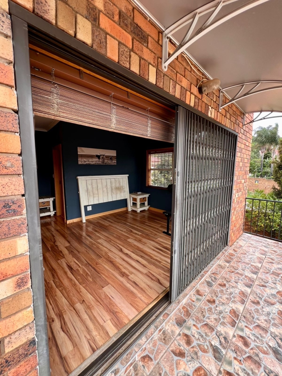 4 Bedroom Property for Sale in Glenvista Gauteng