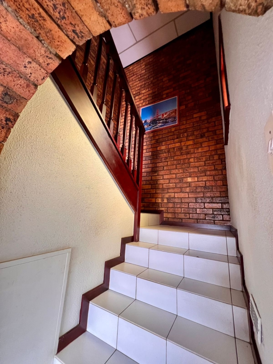 4 Bedroom Property for Sale in Glenvista Gauteng