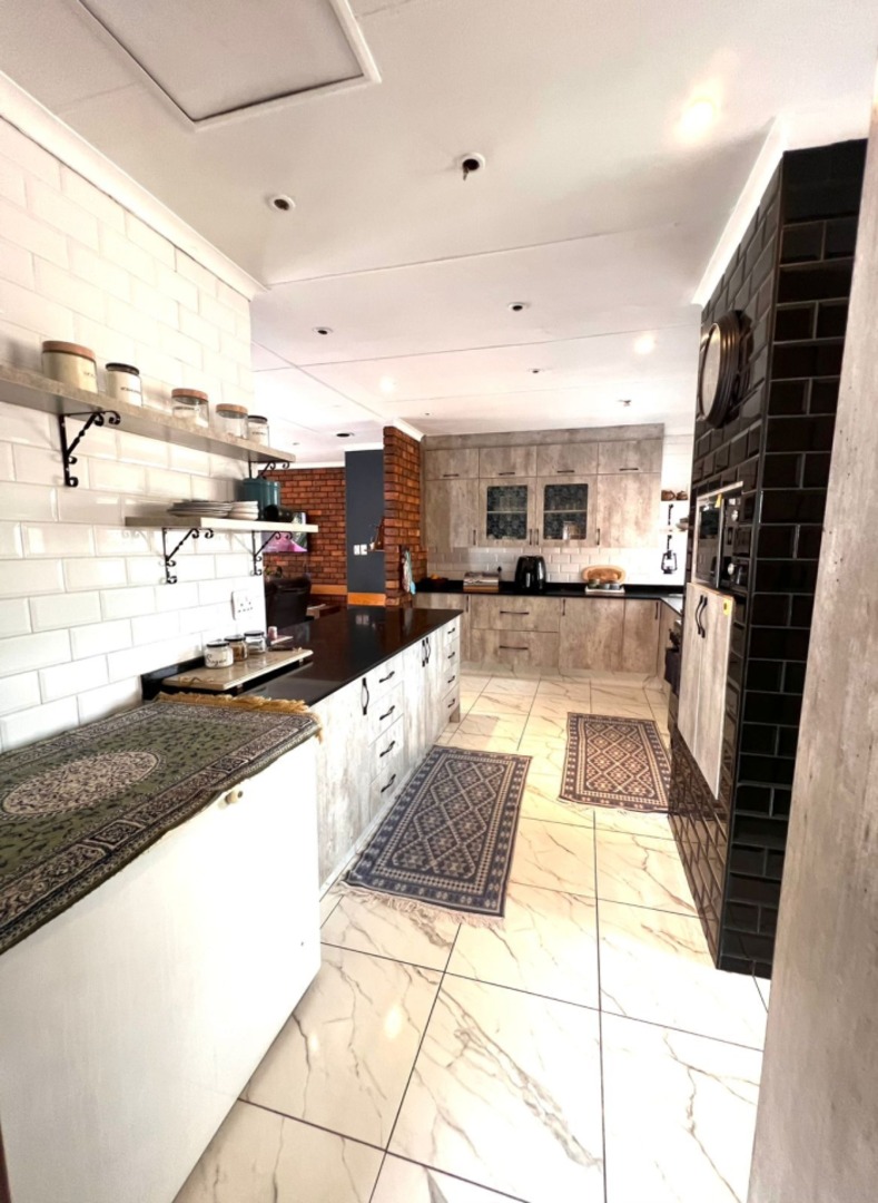 4 Bedroom Property for Sale in Glenvista Gauteng