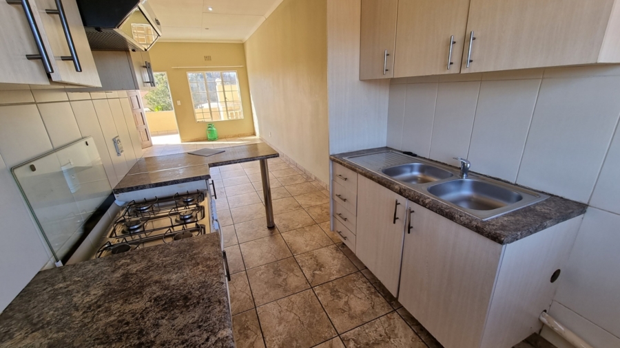 2 Bedroom Property for Sale in Kookrus Gauteng