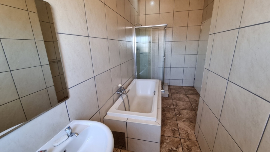 2 Bedroom Property for Sale in Kookrus Gauteng