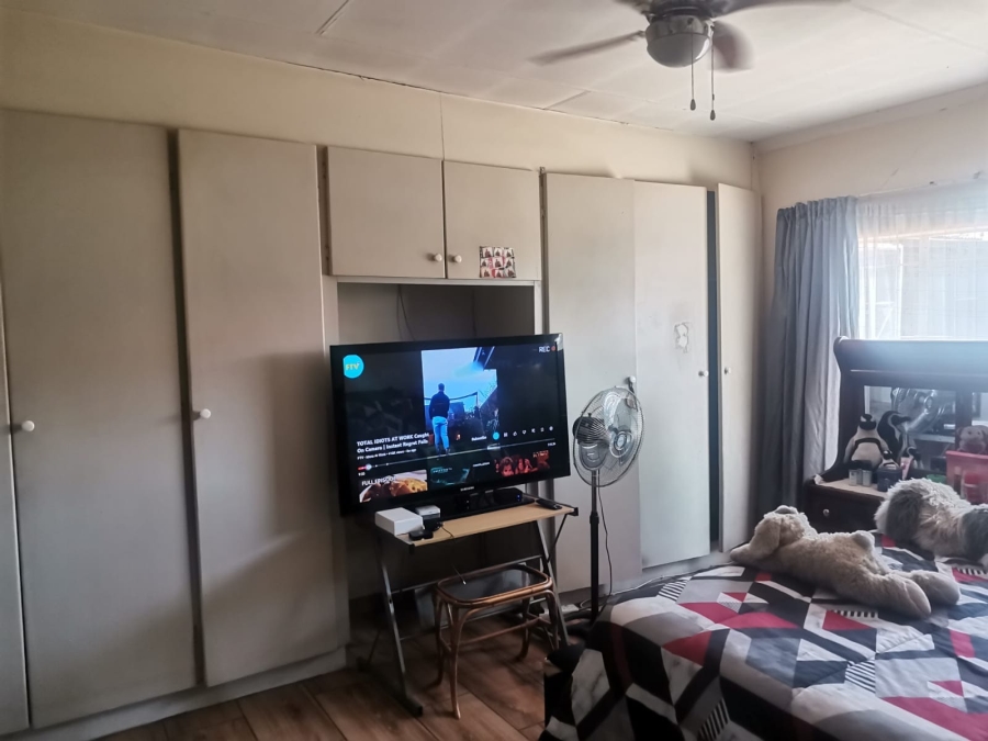 4 Bedroom Property for Sale in Hermanstad Gauteng