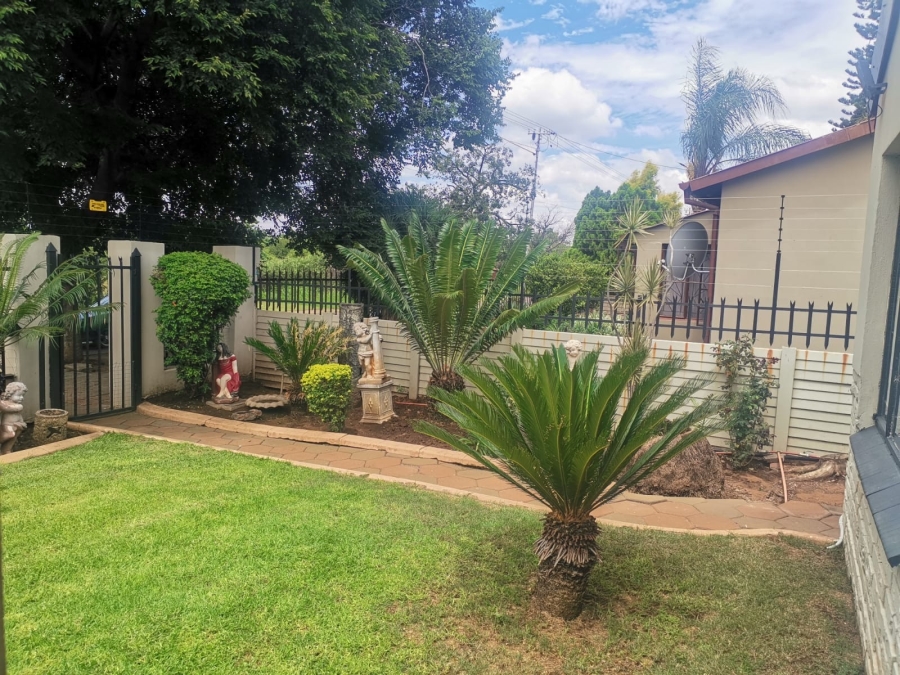 4 Bedroom Property for Sale in Hermanstad Gauteng