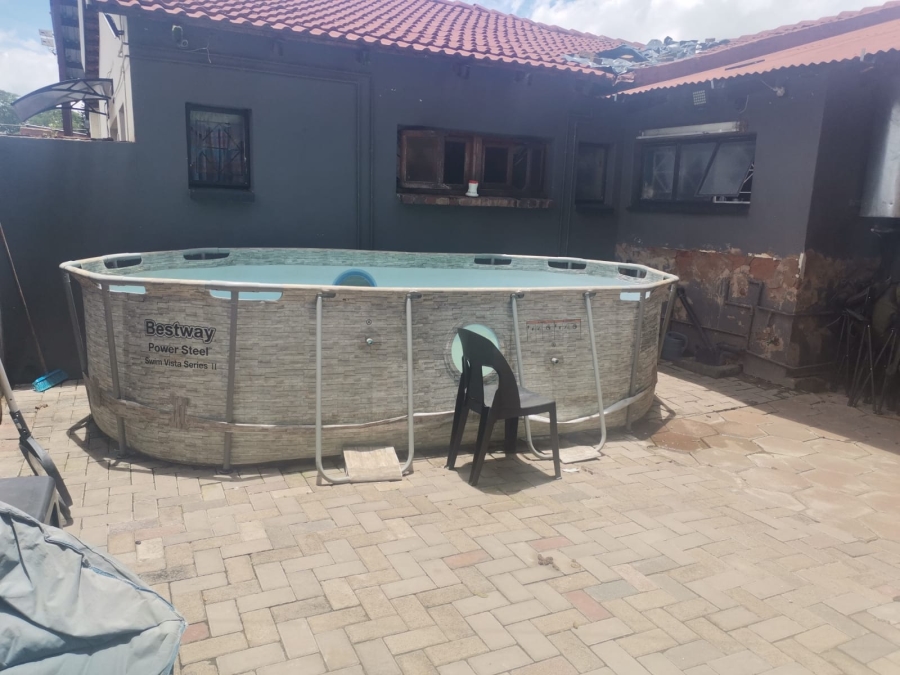 4 Bedroom Property for Sale in Hermanstad Gauteng