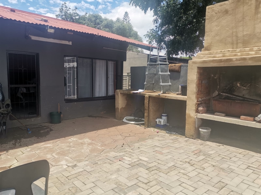 4 Bedroom Property for Sale in Hermanstad Gauteng