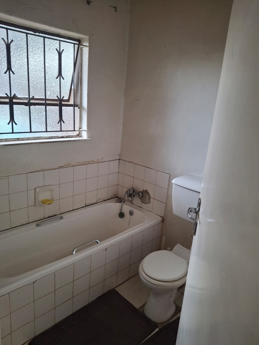 3 Bedroom Property for Sale in Dhlamini Gauteng