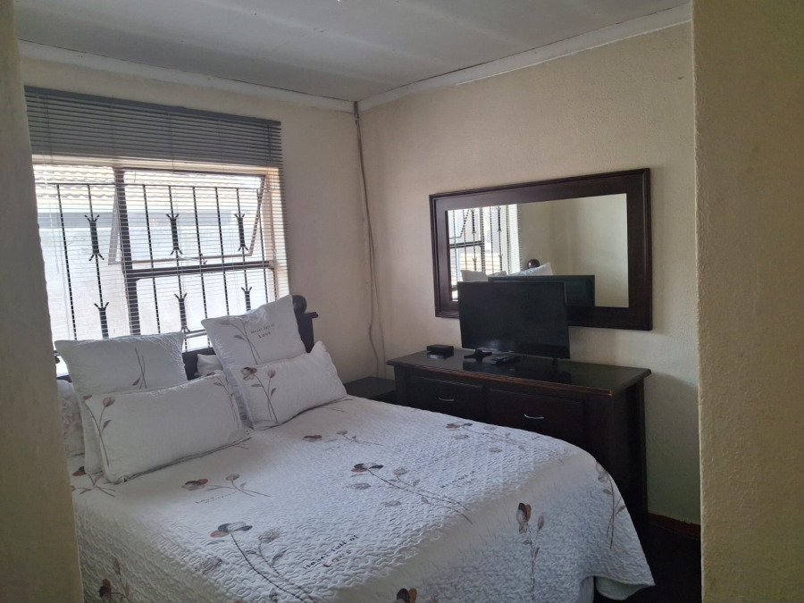 3 Bedroom Property for Sale in Dhlamini Gauteng