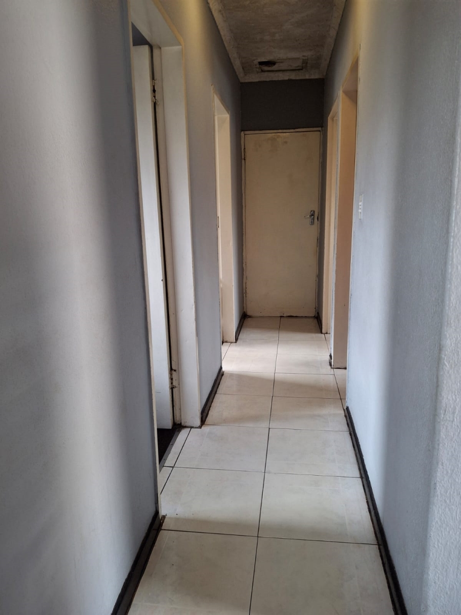 3 Bedroom Property for Sale in Dhlamini Gauteng