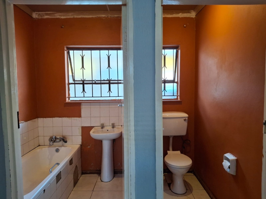 3 Bedroom Property for Sale in Dhlamini Gauteng