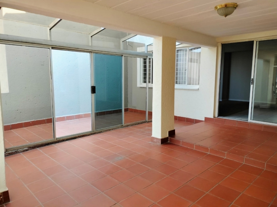 3 Bedroom Property for Sale in Constantia Kloof Gauteng