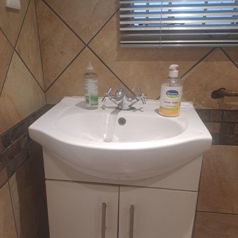 To Let 1 Bedroom Property for Rent in Sydenham Gauteng