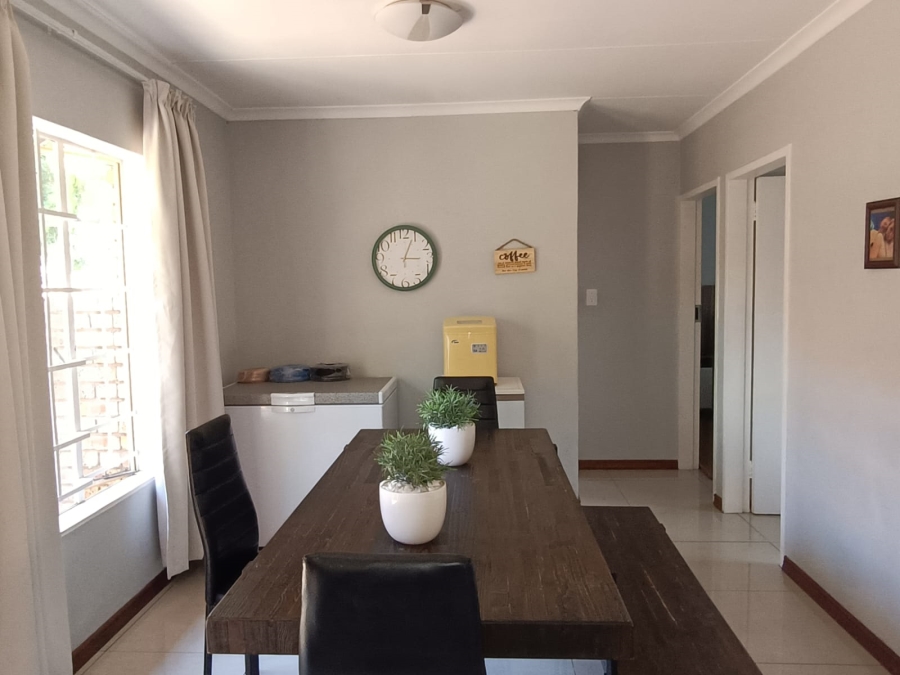 To Let 2 Bedroom Property for Rent in Eldoraigne Gauteng