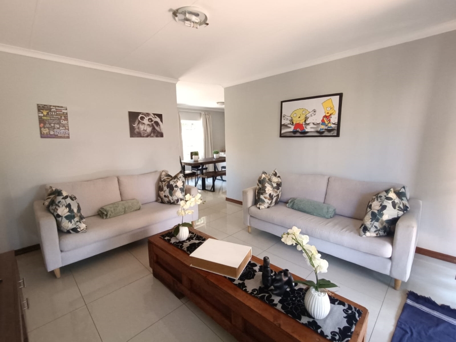 To Let 2 Bedroom Property for Rent in Eldoraigne Gauteng