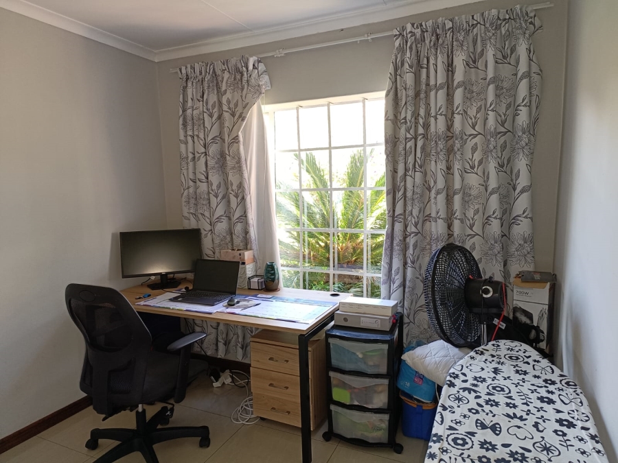 To Let 2 Bedroom Property for Rent in Eldoraigne Gauteng