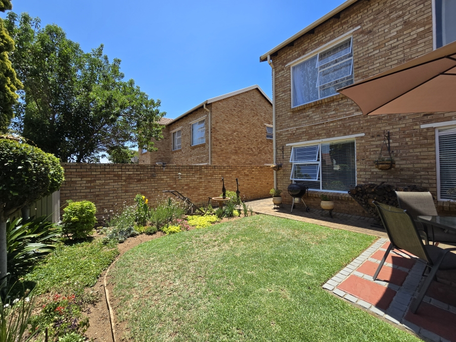 3 Bedroom Property for Sale in Heuwelsig Estate Gauteng