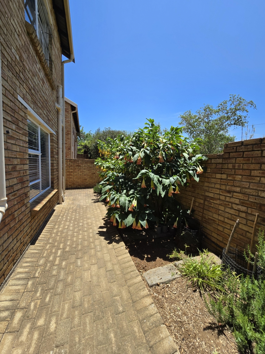 3 Bedroom Property for Sale in Heuwelsig Estate Gauteng