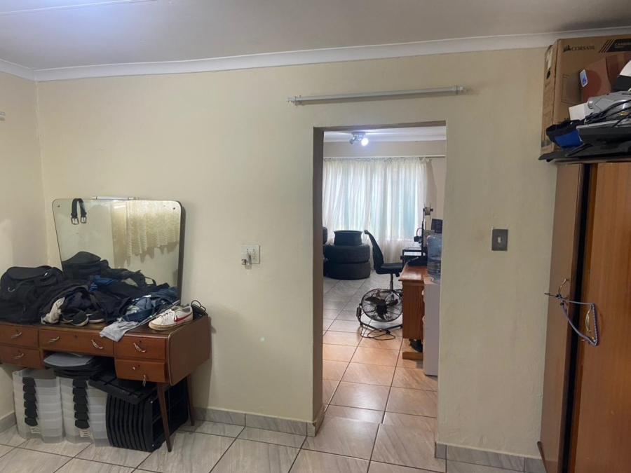 To Let 1 Bedroom Property for Rent in Clubview Gauteng