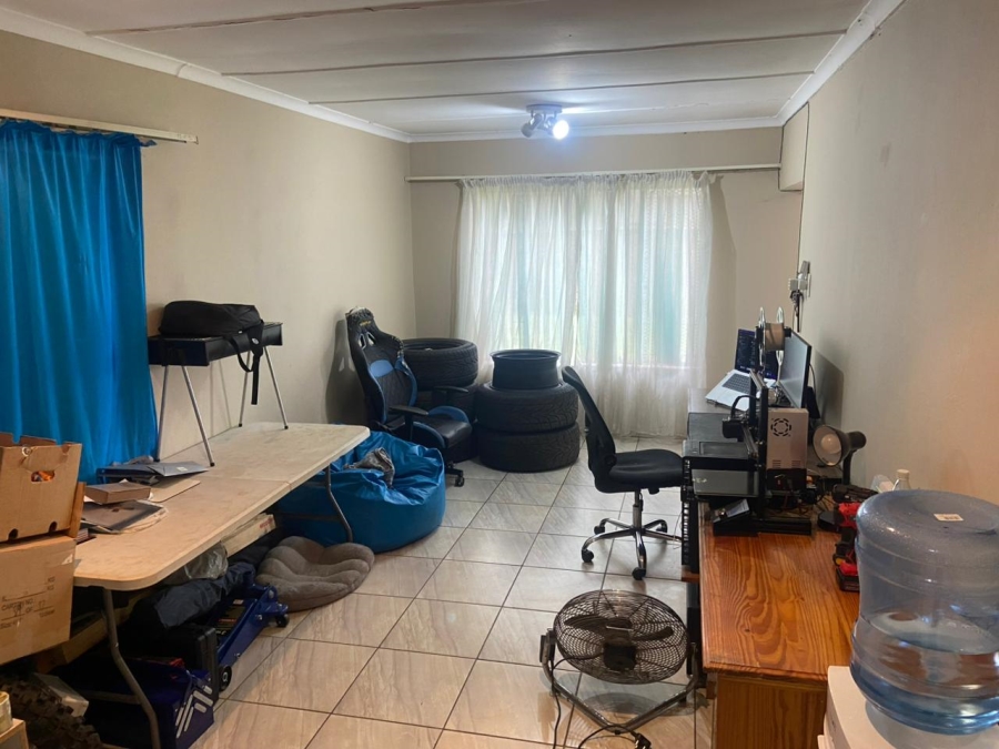 To Let 1 Bedroom Property for Rent in Clubview Gauteng