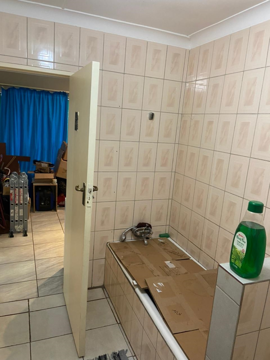 To Let 1 Bedroom Property for Rent in Clubview Gauteng