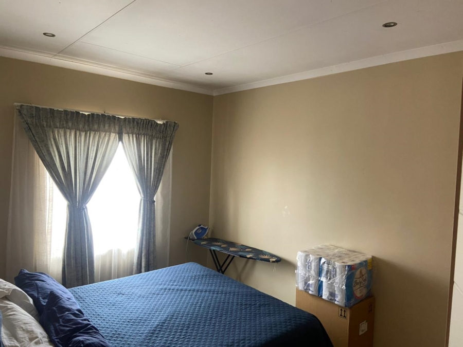 To Let 2 Bedroom Property for Rent in Monavoni Gauteng