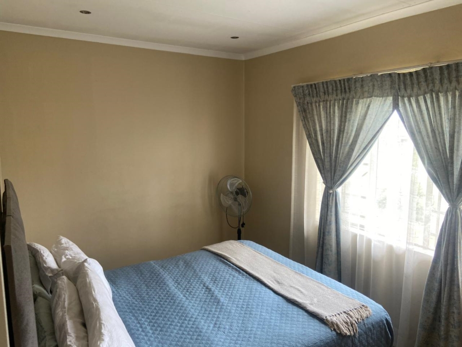 To Let 2 Bedroom Property for Rent in Monavoni Gauteng