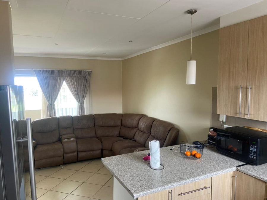 To Let 2 Bedroom Property for Rent in Monavoni Gauteng