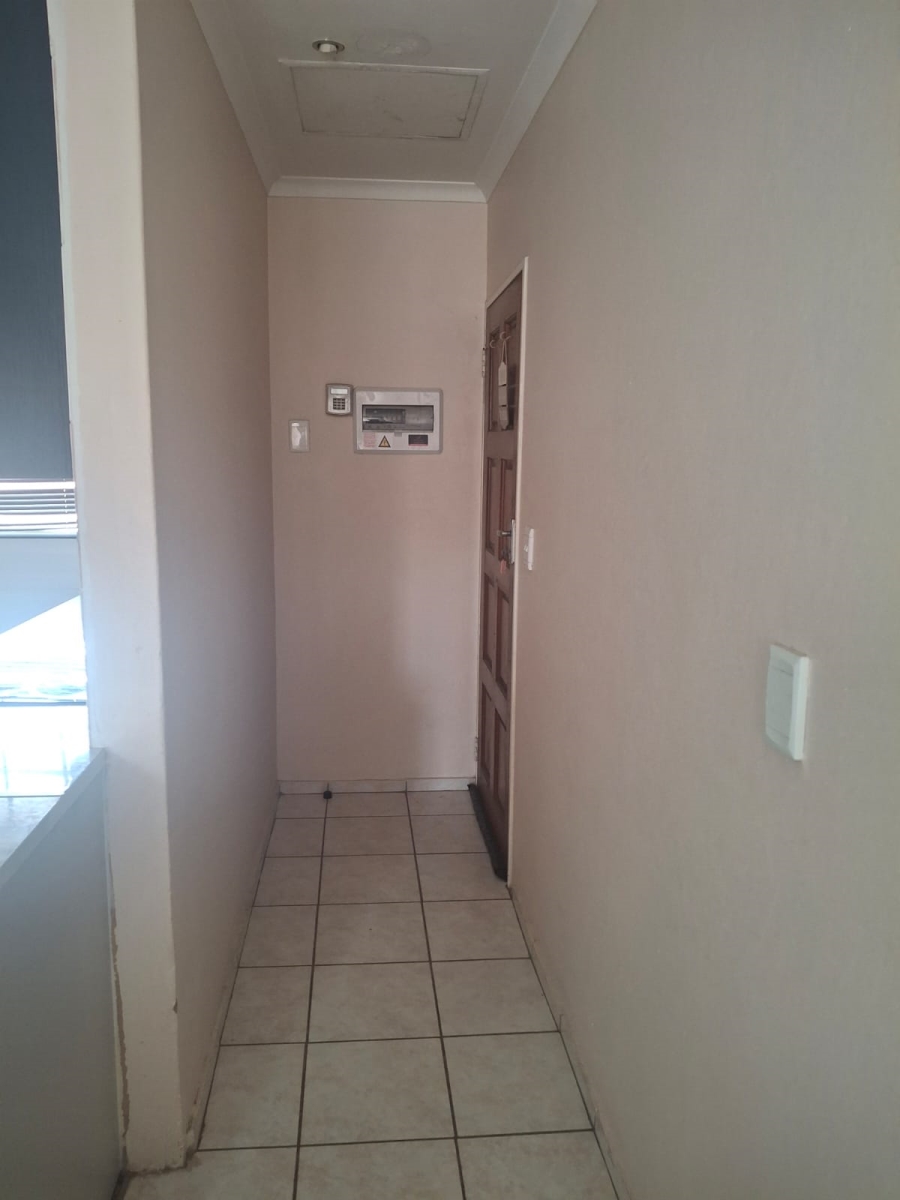 2 Bedroom Property for Sale in Crystal Park Gauteng