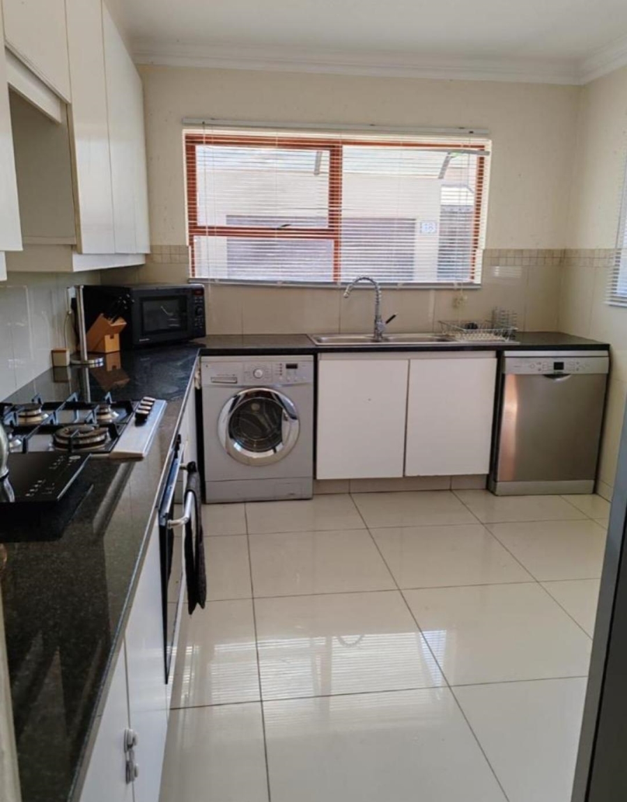 To Let 2 Bedroom Property for Rent in Cedar Lakes Gauteng